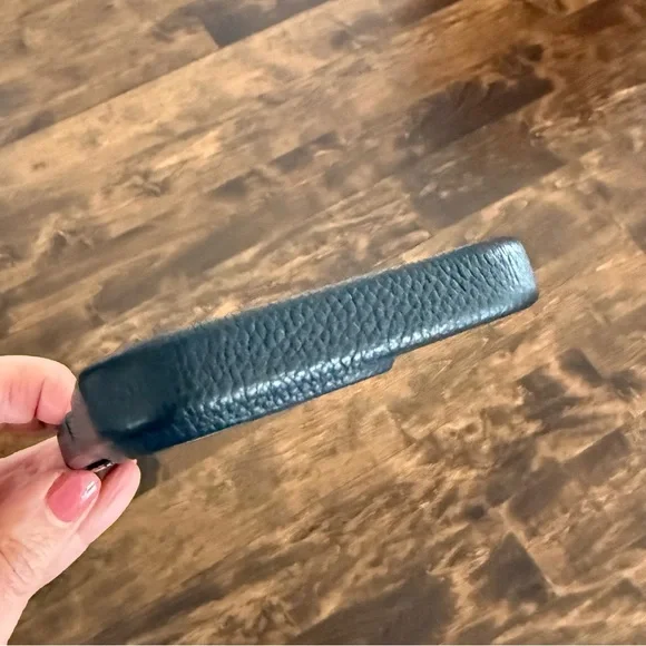 Louis Vuitton Phone Case with Monogram Card Slot - Picture 8 of 11